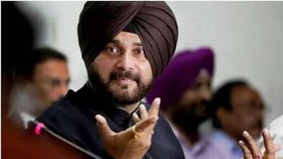 क्रिकेट असो की राजकारण... कॅप्टनविरोधात सिद्धूंचं कायम बंड; सेकंड इनिंगमध्ये कॅप्टन अमरिंदर सिंग क्लीन बोल्ड