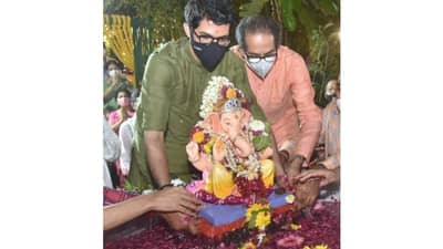 Ganesh Visarjan 2021 Live Update | मुख्यमंत्री उद्धव ठाकरे यांच्या वर्षा निवासस्थानच्या बाप्पाचं विसर्जन
