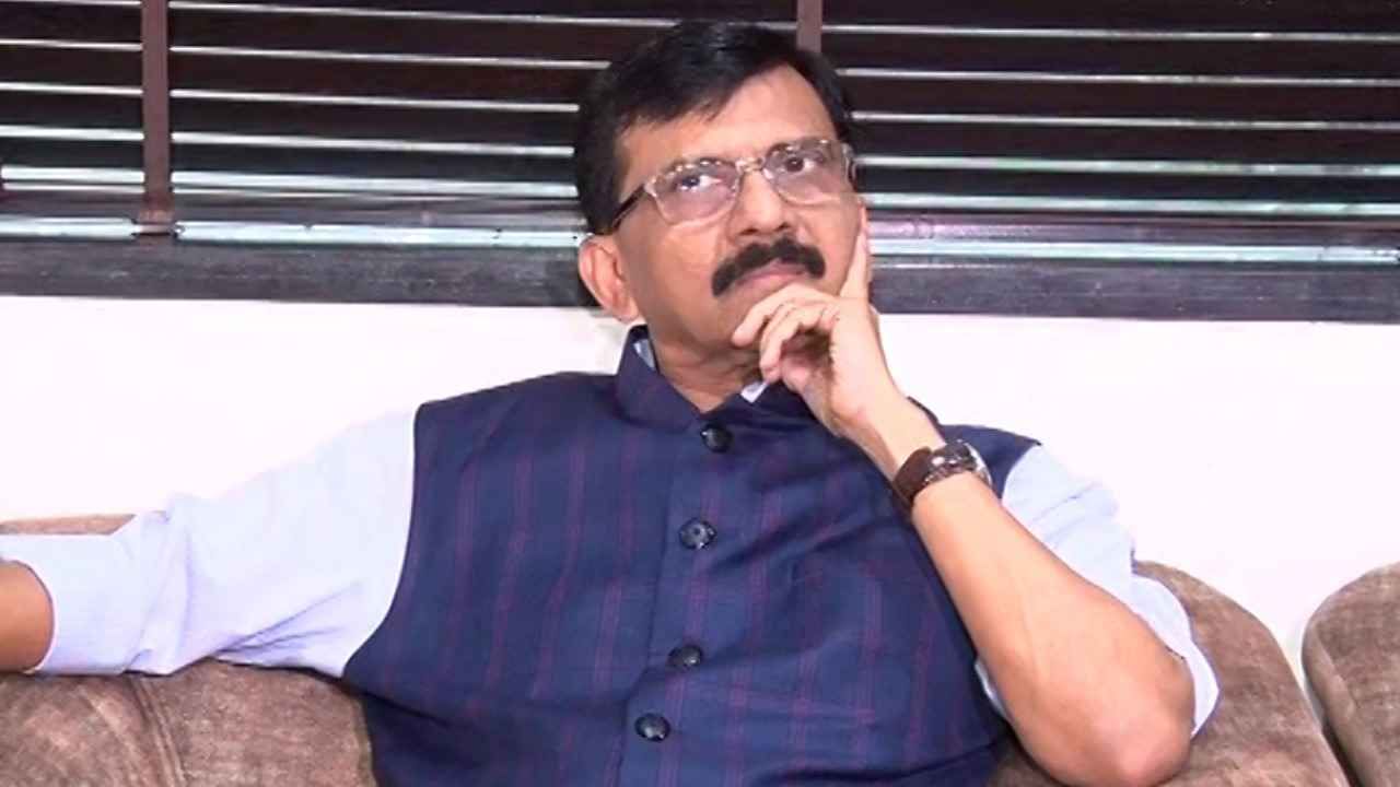 NCB च्या मदतीला जाणाऱ्या धडपड्या BJP कार्यकर्त्यांनी छातीचा कोट करुन कश्मीरातही जावे : संजय राऊत NCB च्या मदतीला जाणाऱ्या धडपड्या BJP कार्यकर्त्यांनी छातीचा कोट करुन कश्मीरातही जावे : संजय राऊत