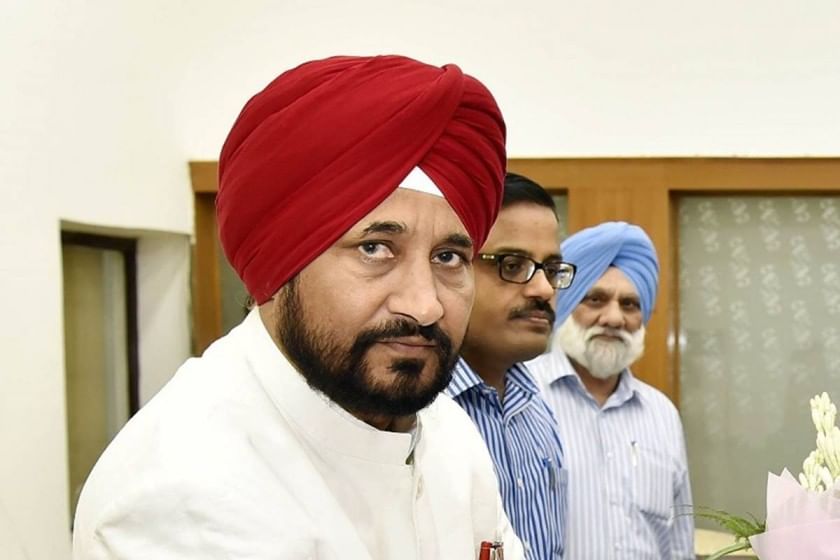 मुख्यमंत्री बनण्यासाठी हत्तीची सवारी, ते टॉस उडवून शिक्षकांची निवड, कोण आहेत पंजाबचे नवे मुख्यमंत्री चरणजीत सिंह चन्नी? मुख्यमंत्री बनण्यासाठी हत्तीची सवारी, ते टॉस उडवून शिक्षकांची निवड, कोण आहेत पंजाबचे नवे मुख्यमंत्री चरणजीत सिंह चन्नी?