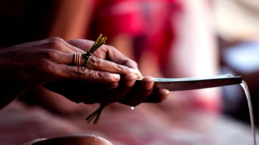 Pitru Paksha 2021 : या साध्या उपायाने दूर होईल पितृ दोष आणि पितरांचा आशीर्वाद मिळेल Pitru Paksha 2021 : या साध्या उपायाने दूर होईल पितृ दोष आणि पितरांचा आशीर्वाद मिळेल