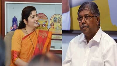 अजितदादा, तुम्ही चंद्रकांत पाटलांवर करमणूक कर लावा, रुपाली चाकणकरांची आग्रही मागणी