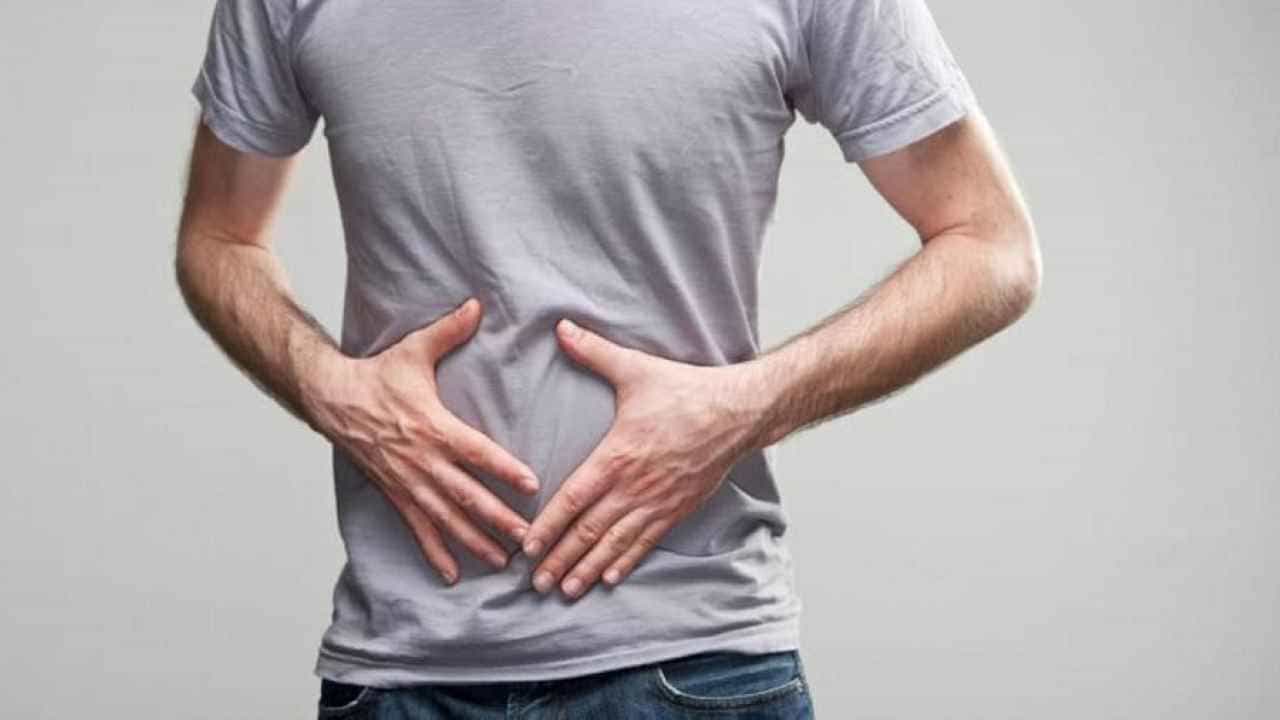 Health Tips : पावसाळ्यात या पाच गोष्टी चुकूनही खाऊ, अन्यथा आरोग्यवरील संकट ठरलेलं