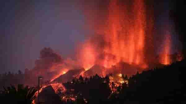 Spain Volcano Eruption: स्पेनच्या बेटावर ज्वालामुखीचा भयंकर स्फोट, बेटावरचं सगळं काही बेचिराख, लोकांना वाचवण्यासाठी रेस्क्यु ऑपरेशन