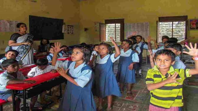 राज्यातील 36 लाख विद्यार्थ्यांना मिळणार दोन गणवेश, जिल्हा परिषदांसाठी 216 कोटी रुपयांचा निधी मंजूर