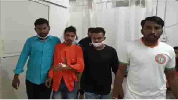 नाकाबंदीवेळी बाईकस्वाराच्या डोक्यावर पोलिसाची काठीने मारहाण, युवक गंभीर जखमी