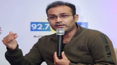 वीरेंद्र सेहवागने उधळली स्तुतीसुमने, एमएस धोनीचा केला उदो उदो, म्हणाला...