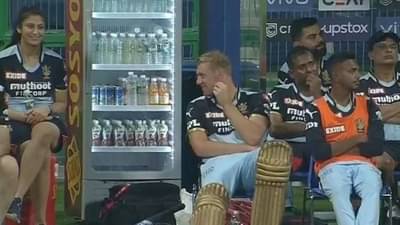 IPL 2021: संघाची अवस्था बिकट असतानाही जेमिसन मात्र स्मितहास्य करण्यात व्यस्त, आरसीबीच्या तंबूतील ती तरुणी कोण?