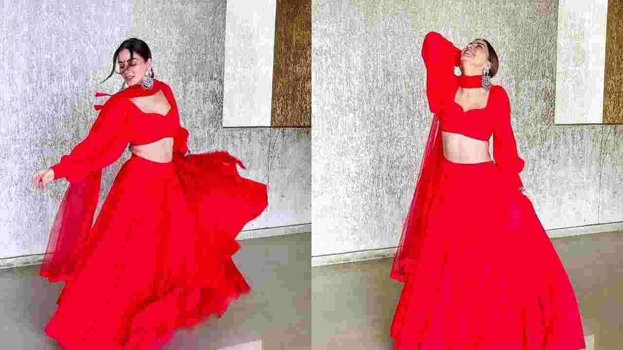 अभिनेत्रीने आता पुन्हा एकदा इन्स्टाग्रामवर लाल रंगाच्या ड्रेसमध्ये खास फोटो शेअर केले आहेत.