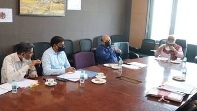 जात प्रमाणपत्र अवैध ठरलेल्या अधिकाऱ्यांचं काय होणार?, अभ्यासगट लवकरच मंत्रीमंडळाला अहवाल सादर करणार