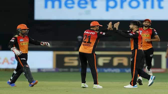 DC vs SRH Live Score, IPL 2021 : दिल्लीचा हैद्राबादवर दणकेबाद विजय, 8 विकेट्सने सामना घातला खिशात