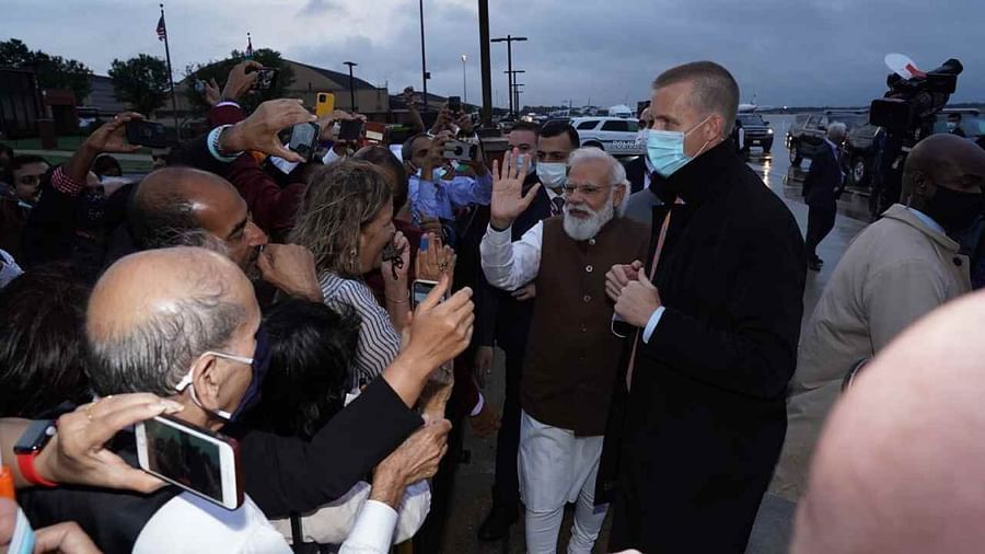 कोरोना लसीवर पंतप्रधान मोदींचं मोठं वक्तव्य, कोरोना प्रमाणपत्र सर्वमान्य करुन परदेश प्रवास सुलभ करण्याची गरज कोरोना लसीवर पंतप्रधान मोदींचं मोठं वक्तव्य, कोरोना प्रमाणपत्र सर्वमान्य करुन परदेश प्रवास सुलभ करण्याची गरज