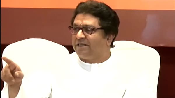 कार्यकर्ते म्हणाले आमचे सोडून सगळ्यांचे होर्डिंग्स लागतात, मग राज ठाकरेंचं उत्तर काय?