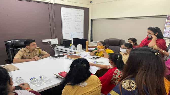 बोरीवलीत भाजप कार्यकर्त्याकडून महिलेचा विनयभंग, मुंबईच्या महापौर किशोरी पेडणेकर पोलीस ठाण्यात