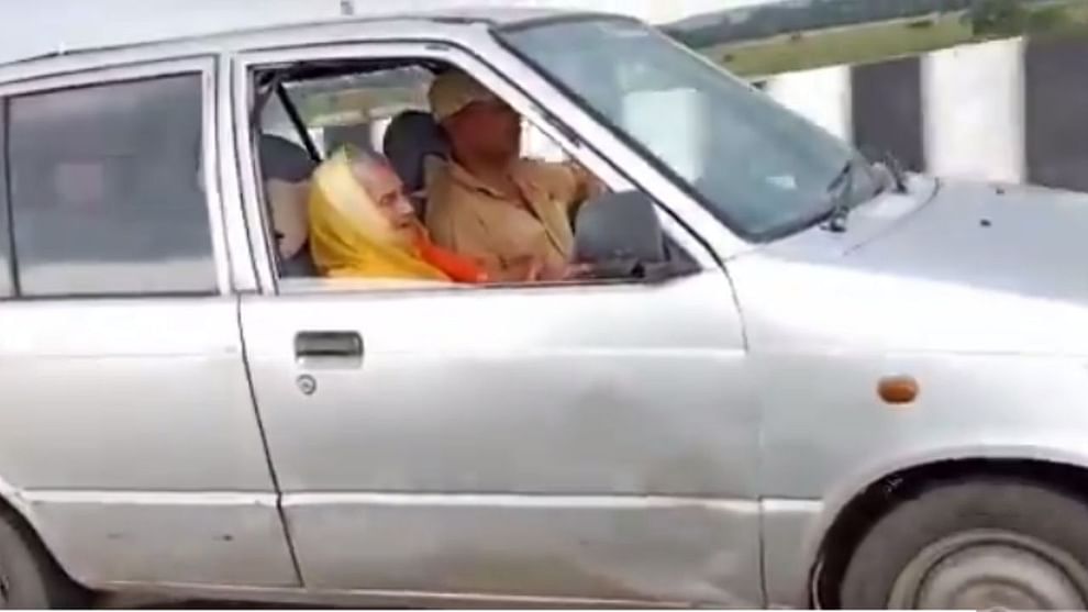 Viral Video: नव्वदीत स्टेअरिंग हाती, एक्सलेटर देऊन आजी भूर्रर्रर्र....आजीचा कार चालवतानाचा व्हिडीओ व्हायरल