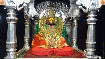 तुळजापुरात कोरोना नियमांचे सर्रास उल्लंघन, मास्क गायब! नवरात्रोत्सवाच्या तोंडावर प्रशासन सुस्त