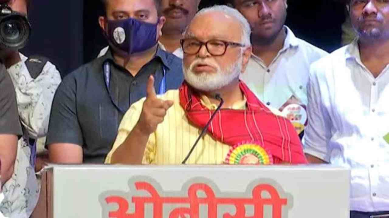 सावित्रीने शिकवलं, म्हणून तुम्ही अथर्वशीर्ष वाचताय, OBC हक्क परिषदेत छगन भुजबळांचा हल्लाबोल सावित्रीने शिकवलं, म्हणून तुम्ही अथर्वशीर्ष वाचताय, OBC हक्क परिषदेत छगन भुजबळांचा हल्लाबोल
