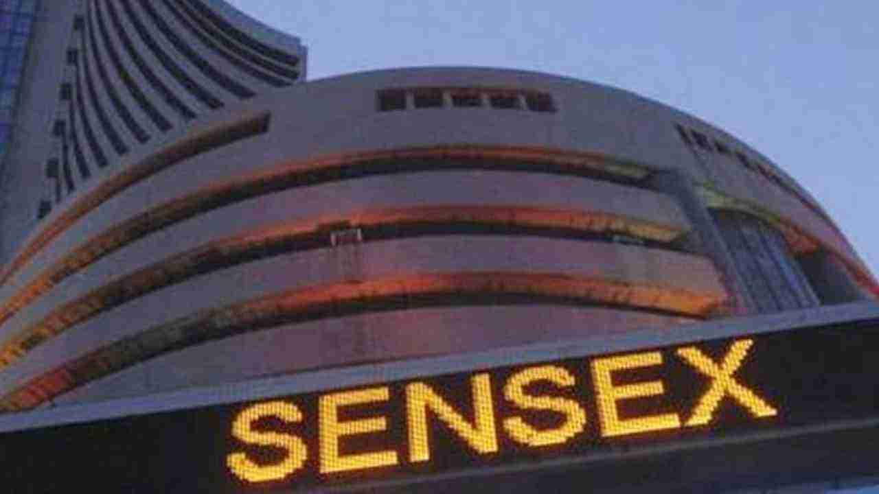 Sensex : ‘ओमिक्रॉन’चं मळभ हटलं; शेअर बाजारात तेजी, 385 अंकांनी वधारला सेन्सेक्स