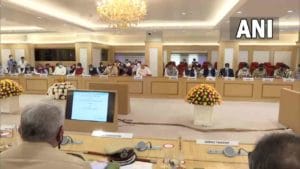 Amit Shah | अमित शाहांची मुख्यमंत्र्यांसोबत बैठक सुरु, नक्षलग्रस्त भागातील विकासकामांच्या मेगा प्लॅनवर चर्चा होणार