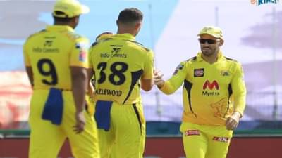 CSK vs KKR: पायातून रक्त वाहत असतानाही नाही सोडलं मैदान, या खेळाडूचे फोटो पाहून चाहतेही भावूक