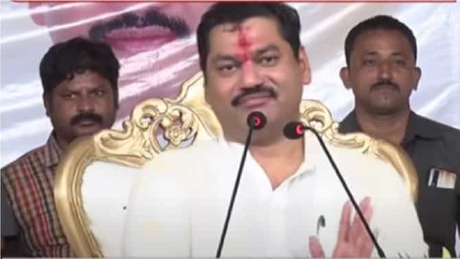 VIDEO | माझ्या घरातल्यांना माझे गुण कळले नाहीत, परळीतून धनंजय मुंडेंची तुफान फटकेबाजी