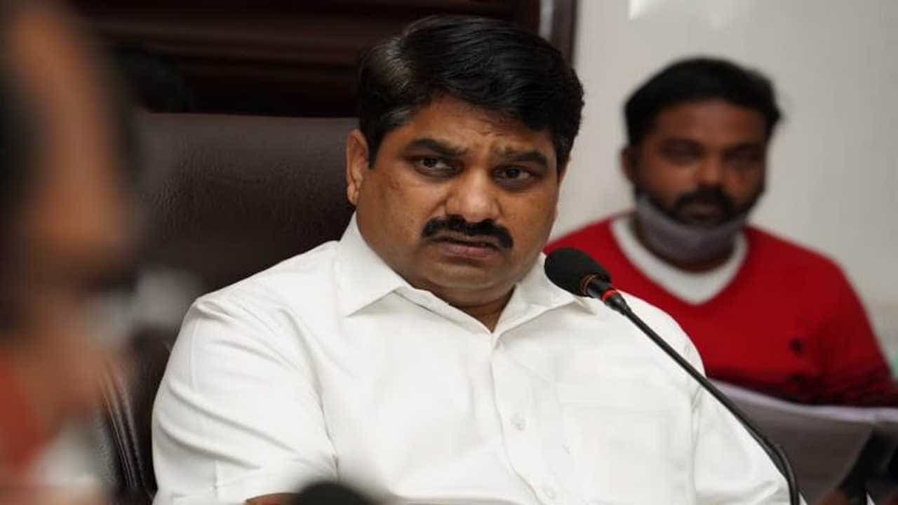 Breaking : कोल्हापूर विधान परिषद निवडणूक : काँग्रेसचे सतेज पाटील बिनविरोध, अमल महाडिकांचा उमेदवारी अर्ज मागे