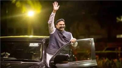 भाजप खासदार रणजित नाईक निंबाळकर यांच्याविरोधात गुन्हा दाखल, सोलापुरात बेकायदेशीर गर्दी जमवल्याचा आरोप