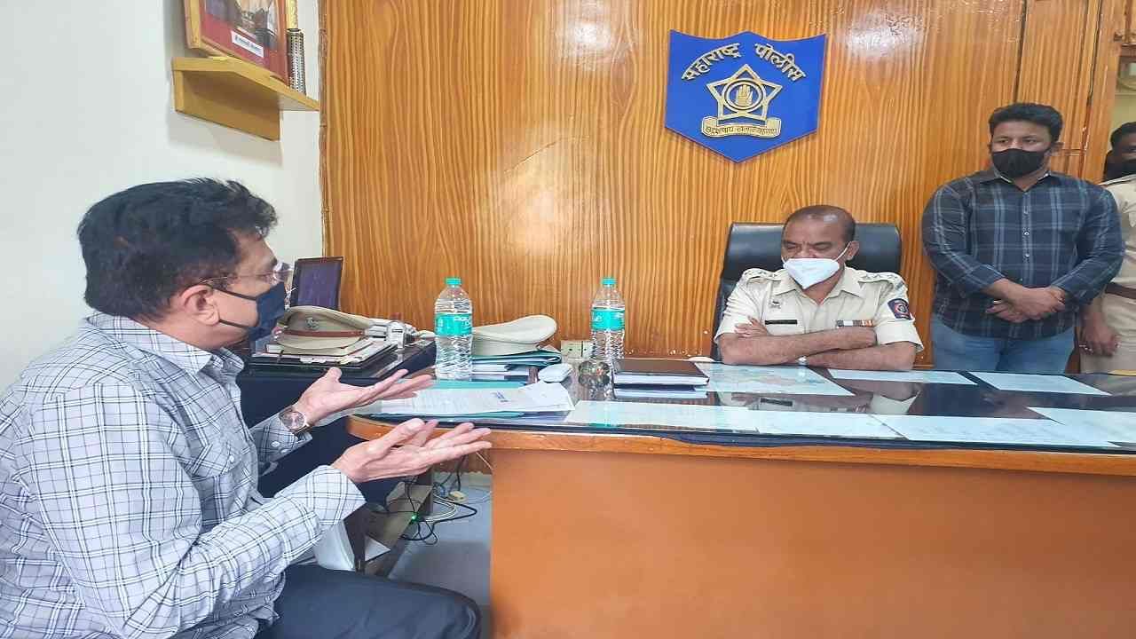 R R आबांच्या सख्ख्या भावाने मुश्रीफांविरोधात तक्रार स्वीकारली, सोमय्या म्हणाले, आबा यांच्यासारखे नव्हते! R R आबांच्या सख्ख्या भावाने मुश्रीफांविरोधात तक्रार स्वीकारली, सोमय्या म्हणाले, आबा यांच्यासारखे नव्हते!