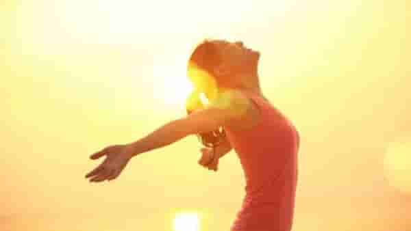 Morning Habits : दिवसभर उत्साही राहण्यासाठी या टिप्स फॉलो करा!
