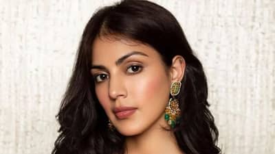 Bigg Boss 15 | सलमान खानच्या शोमध्ये झळकणार रिया चक्रवर्ती? तेजस्वी प्रकाशसोबत स्टुडीओ बाहेर दिसल्याने चर्चांना उधाण!