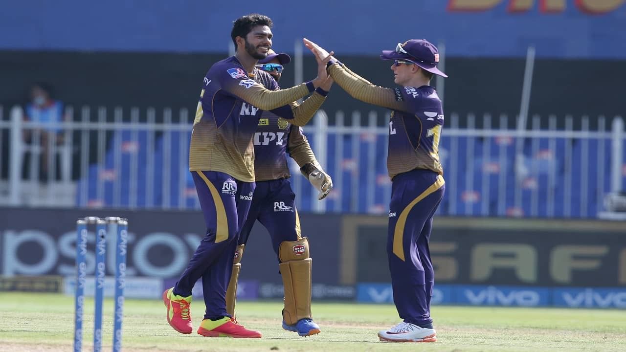 DC vs KKR Live Score, IPL 2021 : दिल्लीची कडवी झुंज अपयशी, केकेआरचा 3 गडी राखून विजय DC vs KKR Live Score, IPL 2021 : दिल्लीची कडवी झुंज अपयशी, केकेआरचा 3 गडी राखून विजय