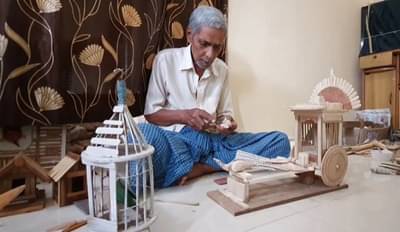 अनेक वर्ष कलेची साधना, पण वाट्याला गरिबीच, बदलापुरात वयोवृद्ध काष्ठकलाकाराची उदरनिर्वाहासाठी धडपड, मदतीच्या हातांची गरज