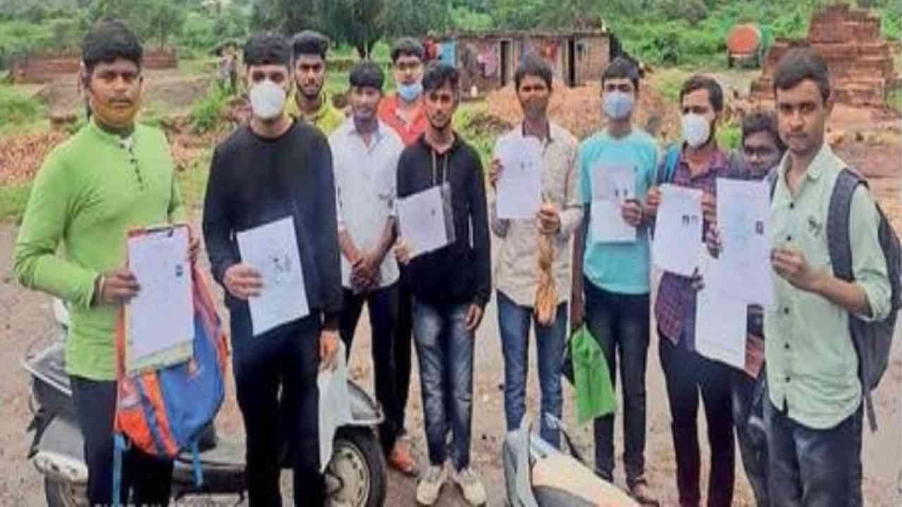 MHT CET: पुरामुळं विद्यार्थी सीईटीला मुकले, पण काळजी नको; पुन्हा परीक्षा घेणार, उदय सामंतांची तत्परता MHT CET: पुरामुळं विद्यार्थी सीईटीला मुकले, पण काळजी नको; पुन्हा परीक्षा घेणार, उदय सामंतांची तत्परता