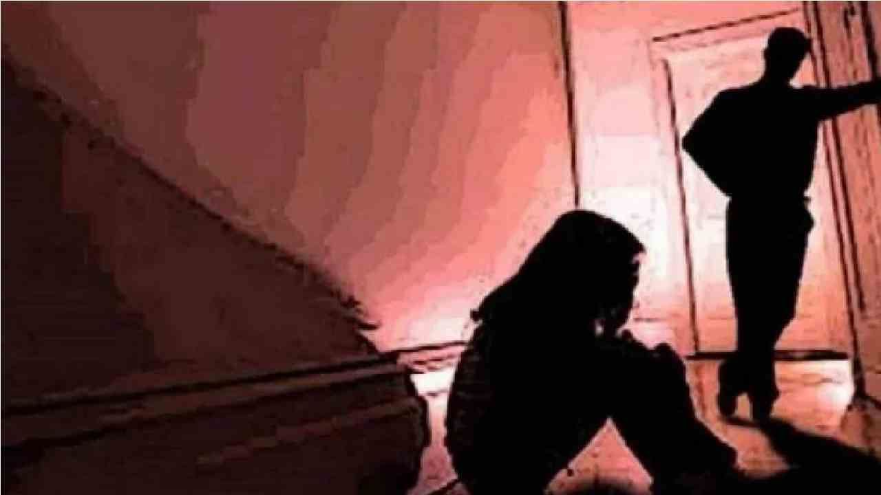 तू वयात आलीस का बघायचंय, पुण्यात 45 वर्षीय नराधम बापाचा 11 वर्षीय मुलीवर लैंगिक अत्याचार