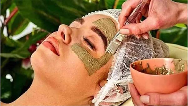Multani Mitti Benefits : त्वचेसाठी मुलतानी माती जबरदस्त फायदेशीर, जाणून घ्या अधिक!