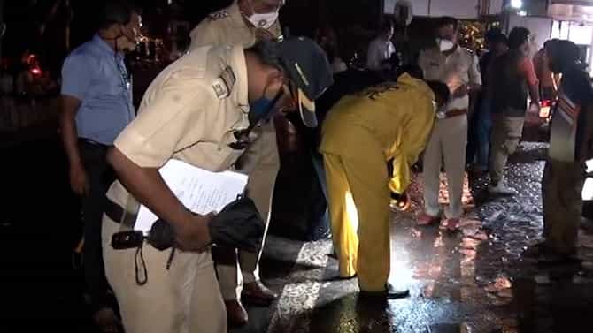 मुंबईकरांना धडकी भरवणारी घटना, बोरिवलीत अभियंत्याच्या कारवर भरदिवसा गोळीबार, भयानक थरार