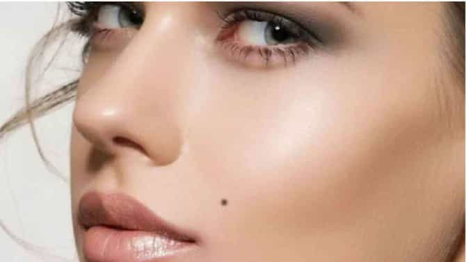 चेहऱ्यावरील नको असलेले तीळ काढण्यासाठी हे घरगुती उपाय फायदेशीर, वाचा!