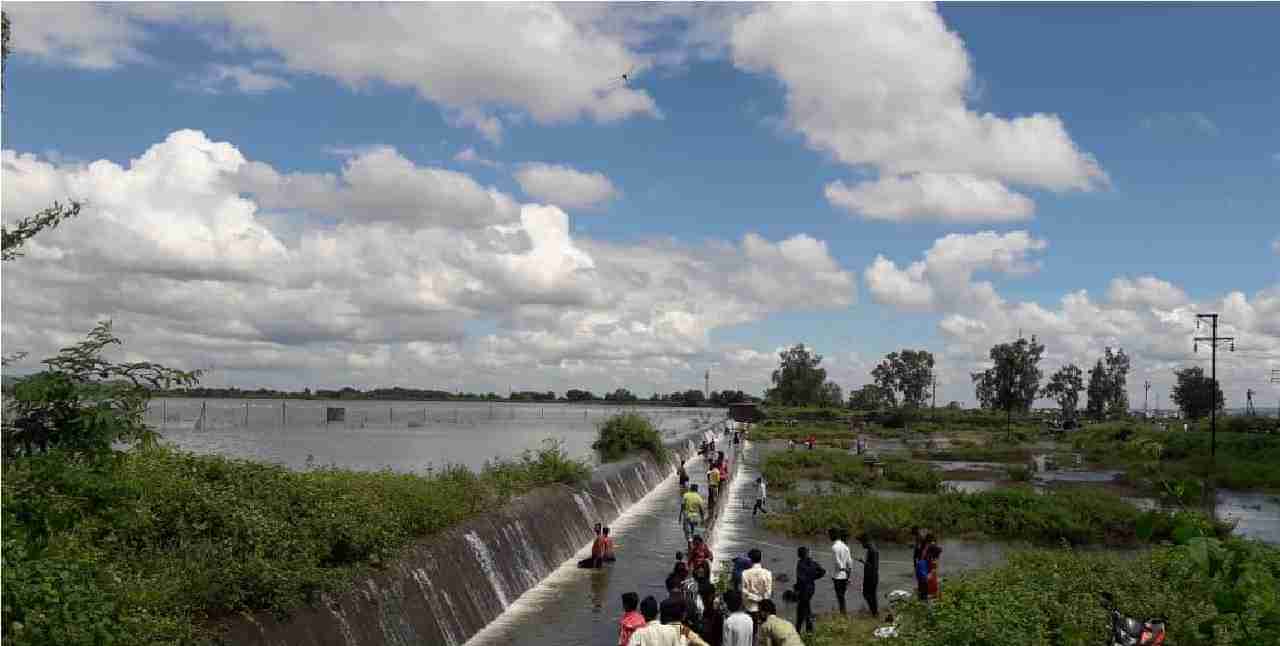 मित्राने दिलेला मोबाइल आईच्या हाती, रागाच्या भरात तरुणी गेली तलावावर, दामिनी पथकाच्या समुपदेशनानंतर घरी परतली