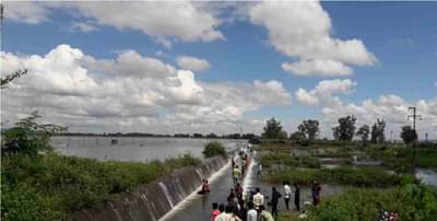 मित्राने दिलेला मोबाइल आईच्या हाती, रागाच्या भरात तरुणी गेली तलावावर, दामिनी पथकाच्या समुपदेशनानंतर घरी परतली