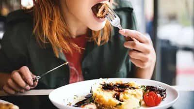 दिवाळीमध्ये जास्त तेलकट आणि मसालेदार पदार्थ खात आहात? तर ही खास बातमी तुमच्यासाठीच, वाचा सविस्तर!