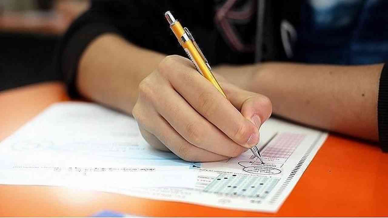 JEE Advanced 2021 : जेईई ॲडव्हान्सड परीक्षेची 630 परीक्षा केंद्रावर जय्यत तयारी, विद्यार्थ्यांसाठी नियमावली जाहीर