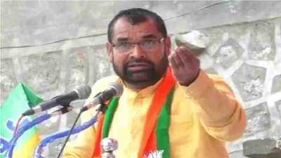 शेतकरी हंबरडा फोडतोय, मुख्यमंत्री साहेब बळीराजाला चिंतामुक्त कधी करणार ? सदाभाऊ खोत यांचा सवाल