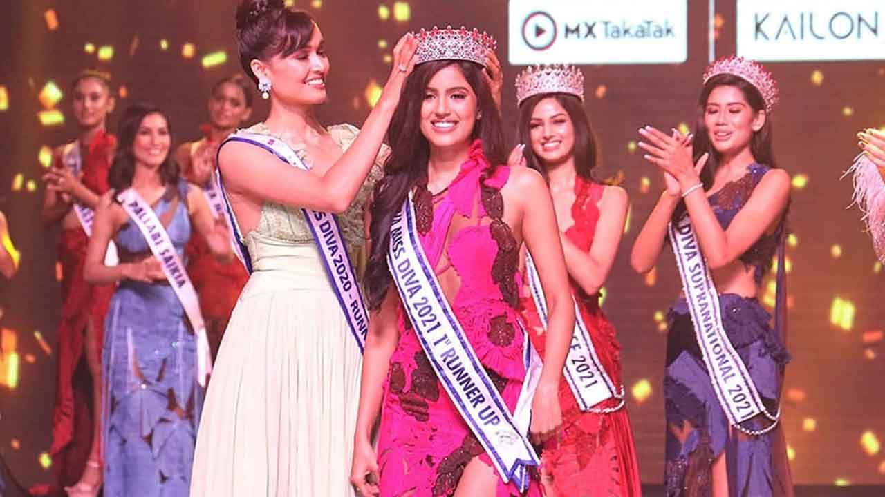 ‘मिस दिवा मिस युनिव्हर्स इंडिया 2021’ला त्यांची यंदाची विजेती मिळाली आहे. पंजाबची सौंदर्यवती हरनाज संधू (Harnaaz Sandhu) हिने ही स्पर्धा जिंकली आहे. आता हरनाझ ‘मिस युनिव्हर्स’ 2021 मध्ये भारताचे प्रतिनिधित्व करेल.