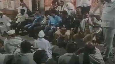 भूगर्भातून येतोय गूढ आवाज, परळीच्या लाडझरी गावकरी भयभीत, नेमकं काय घडतंय?