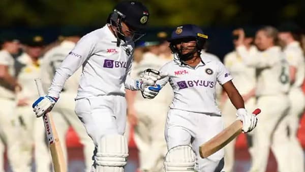 IND Women vs AUS Women : ऑस्ट्रेलिया विरुद्ध कसोटीत पूनम राऊतच्या एका कृतीने जिंकली साऱ्यांची मनं, पाहा नेमकं काय घडलं?