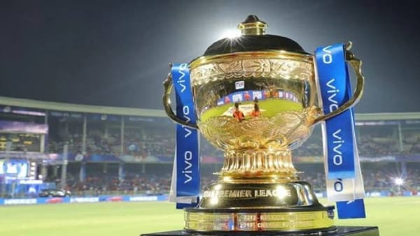 क्रिकेट एक असा खेळ आहे. ज्यात संघाची सुरुवात चांगली झाली, तर पुढचा खेळही सोपा होतो. त्यामुळे सलामीवीरांचे महत्त्व खूप असते. कारण नव्या चेंडूने खेळताना चांगला खेळ करण्याची जबाबदारी सलामीवीरांवर असते. त्यामुळे सलामीवीरांची कामगिरी चांगली असल्यास संघाची कामगिरीही चांगलीच होते. याचाच प्रत्यय सध्या सुरु असलेल्या आय़पीएलमध्ये (IPL 2021) येत आहे. कारण सध्या आय़पीएलच्या गुणतालिकेत टॉप 3 संघाचे सलामीवीर कमालीच्या फॉर्ममध्ये आहेत. त्यामुळे संघही उत्तम कामगिरी करताना दिसत आहे.