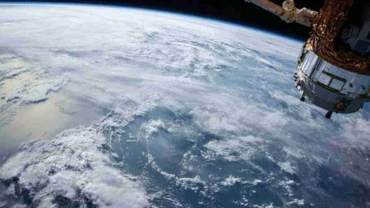 चीनच्या उपग्रहांनी काढलेला तो फोटो होतोय व्हायरल, जगाच्या प्रत्येक कोपऱ्यावर चीन कशी ठेवू शकतो नजर
