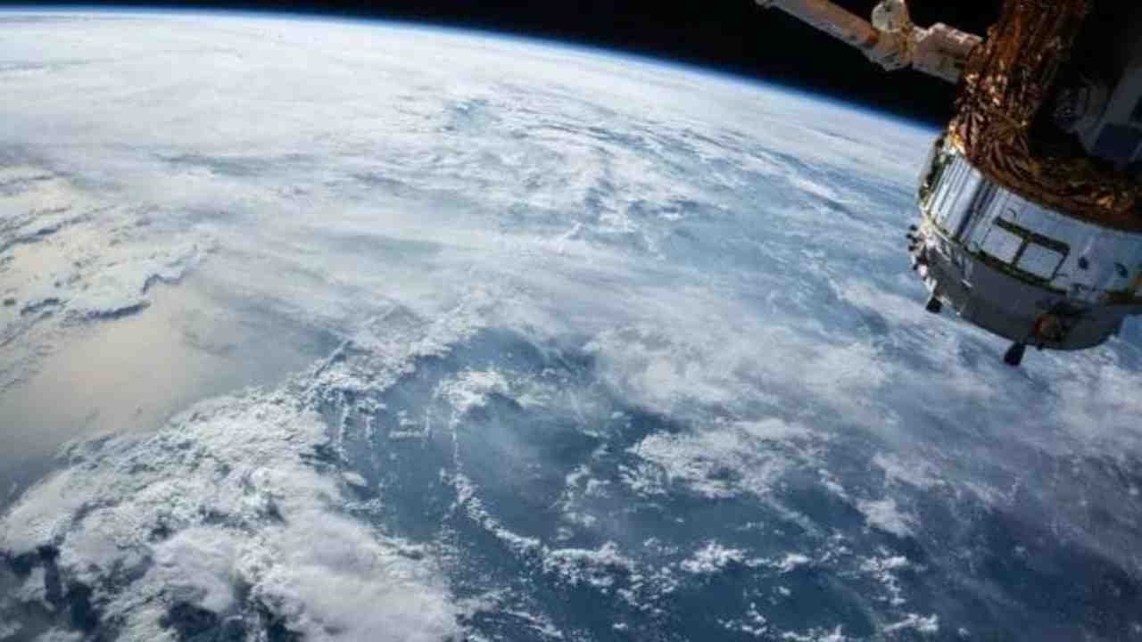 चीनच्या उपग्रहांनी काढलेला 'तो' फोटो होतोय व्हायरल, जगाच्या प्रत्येक कोपऱ्यावर चीन कशी ठेवू शकतो नजर