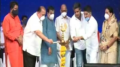 शरद पवारांसोबत एकत्र येणं टाळलं, गडकरींच्या कार्यक्रमाला राधाकृष्ण विखेंची दांडी