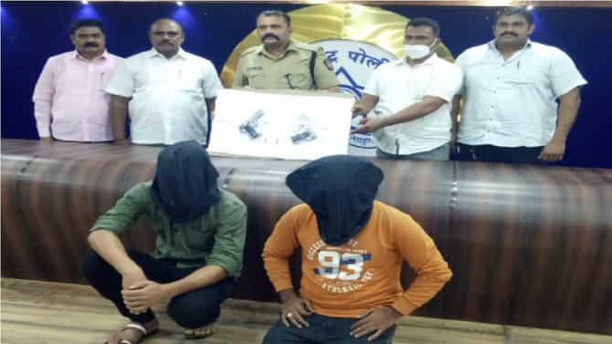 नाशिकमध्ये देशी बनावटीचे गावठी कट्टे जप्त, दोघांना बेड्या, 1 जण फरार, पोलिसांकडून शोध सुरु